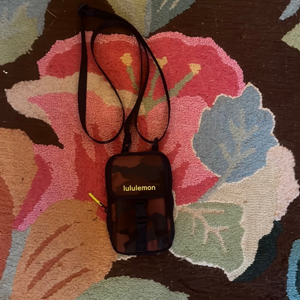 Lululemon crossbody